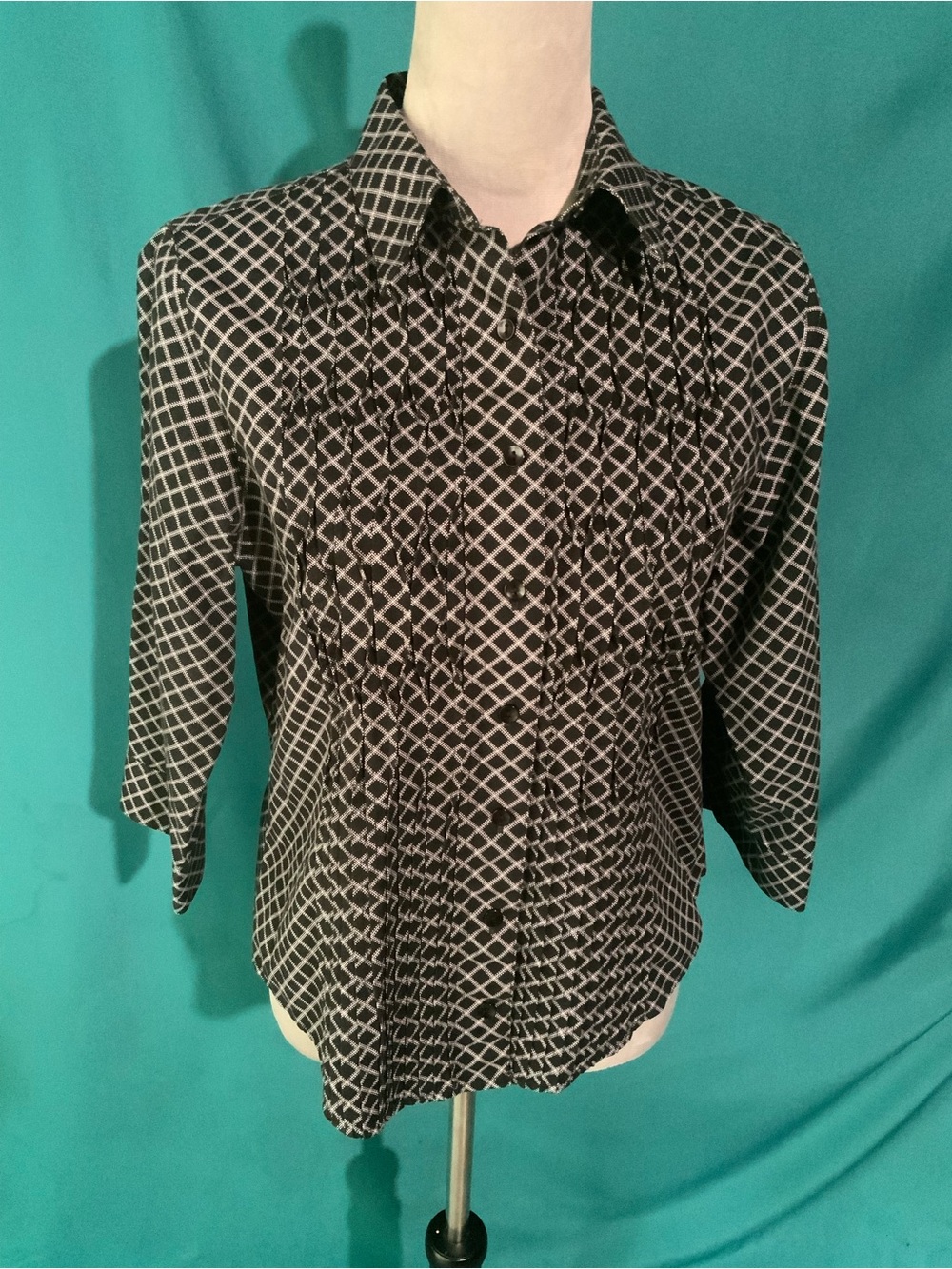 Coldwater Creek Black and White Geometric Button-Down Top